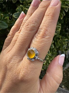 Bomb Party Silver Yellow Quartz Sunburst Ring - Elegant Floral Halo